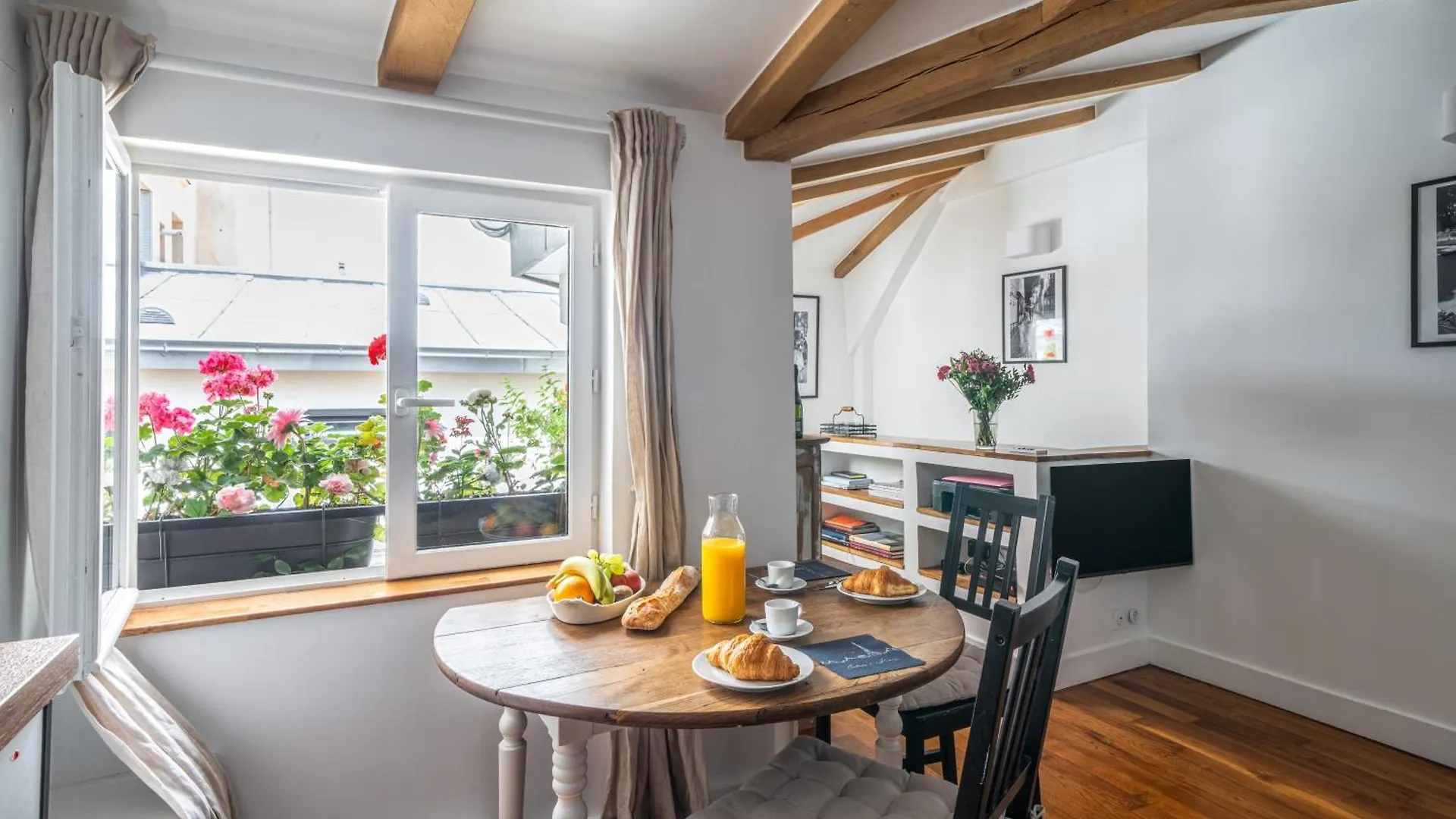 My Little House In Paris * Hypercentre * Climatise Apartment